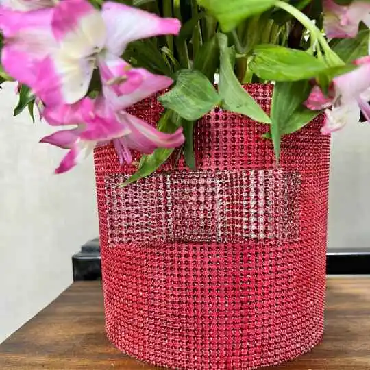caja pote strass red con rosas y flores de estacion
